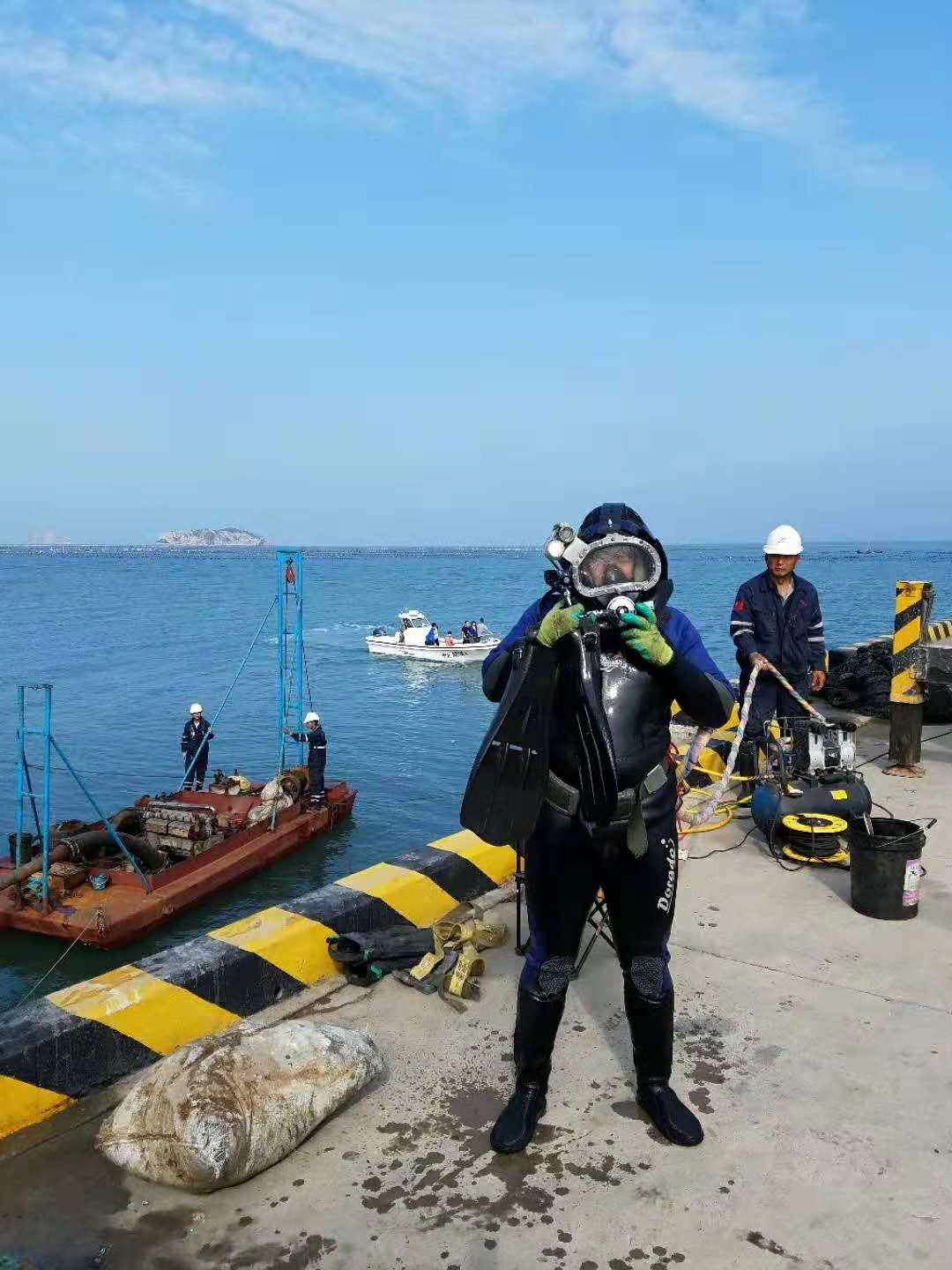 哈仙岛码头清淤清理